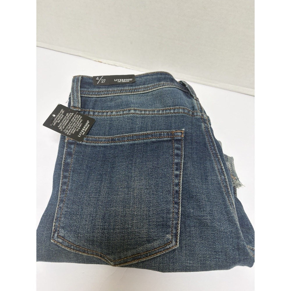 Liverpool  NWT Mid-Rise Keeper Boyfriend Denim Short Size 4/27 Cuffed Button Fly